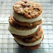 CARROT CAKE WHOOPIE COOKIES