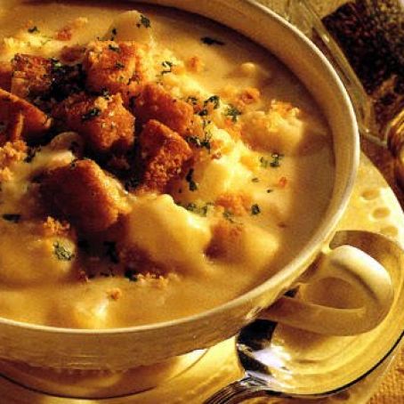 Cream of Cauliflower and Cheddar Soup