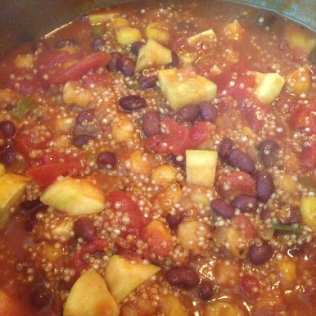 Buffalo Quinoa Veggie Chili