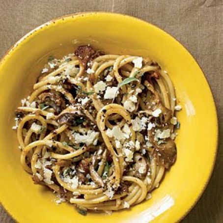Buccatini and Mushrooms