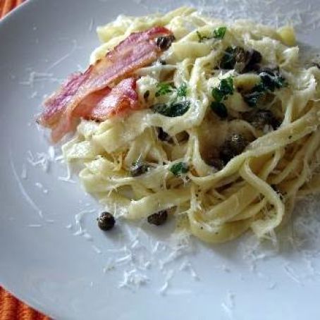 Bacon and fresh oregano pasta
