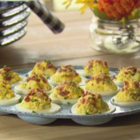 BACON & CREAM CHEESE DEVILED EGGS