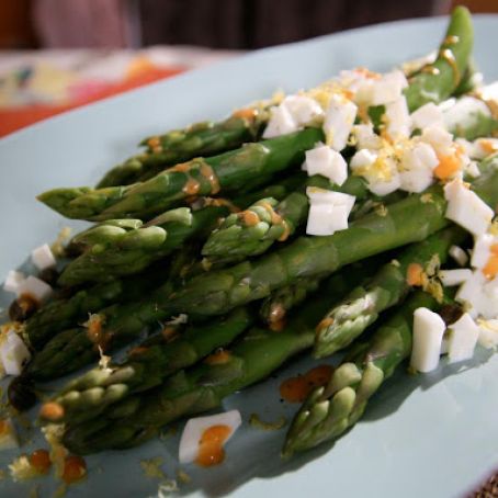 Asparagus with Tangy-Smoky Dressing