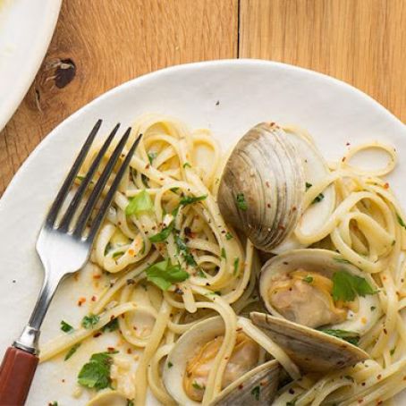 Linguine with White Clam Sauce