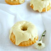 CAKE - White Chocolate and Vanilla Fudge Cakes