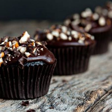 Stout Cupcakes with chocolate covered pretzels
