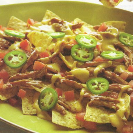 BARBEQUE CHICKEN NACHOS