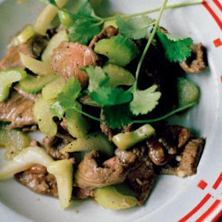 Wok-Fried Black Pepper Beef and Celery