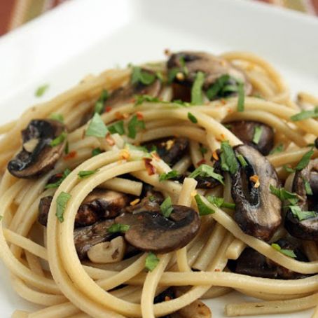 Spaghetti with Mushrooms, Garlic and Oil