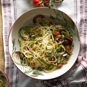Fresh Spaghetti with Heirloom Tomatoes and Basil