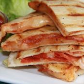 Pepperoni Pizza Quesadilla- Lunch Time!!