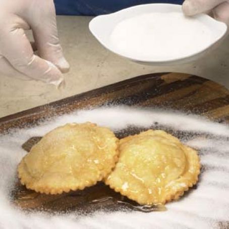 Seadas (traditional sardinian fritter)