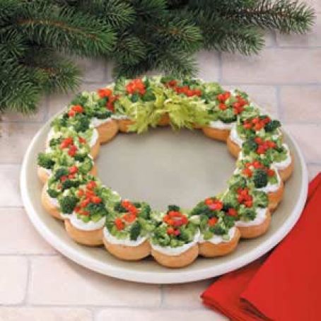 Christmas Wreath Veggie Pizza
