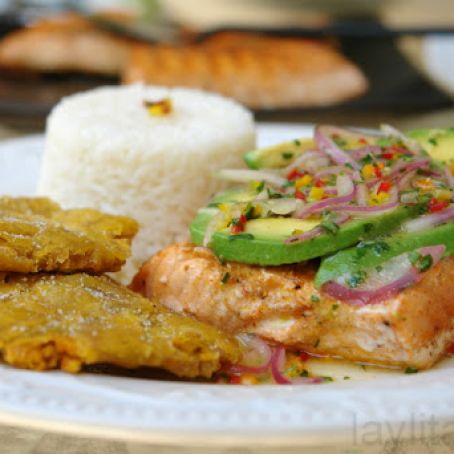 Grilled salmon with avocado salsa
