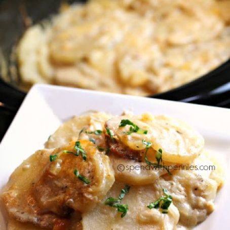 Slow Cooker Cheesy Scalloped Potatoes!