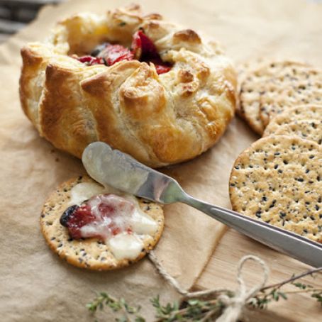Brie en Croûte with Sun-Dried Tomatoes and Thyme