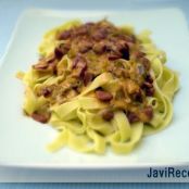 FETUCCINI CON CREMA Y SALCHICHAS