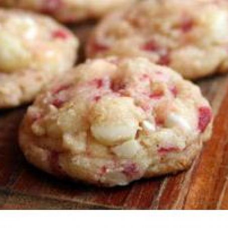 White Chocolate Chip and Macadamia Nut Cookie