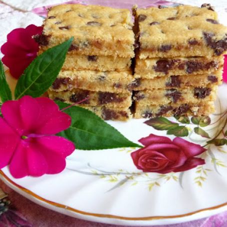 Low Carb Chocolate Chip Slab Cookies