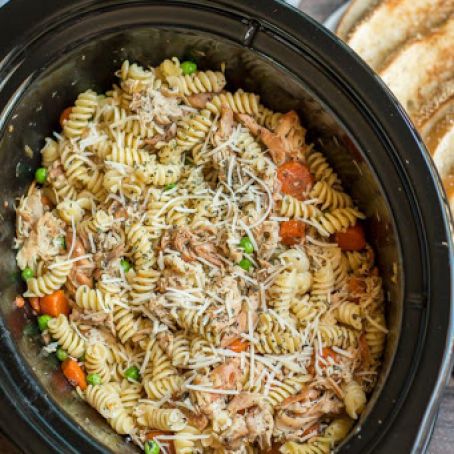 Garlic Butter Chicken & Pasta (Slowcooker)