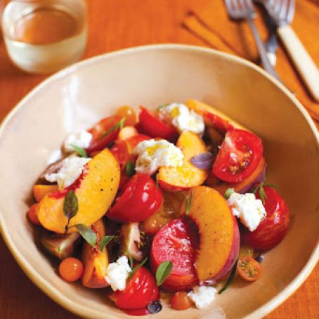 Heirloom Tomatoes With Peaches and Burrata