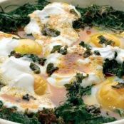 Baked eggs with yogurt and chilli