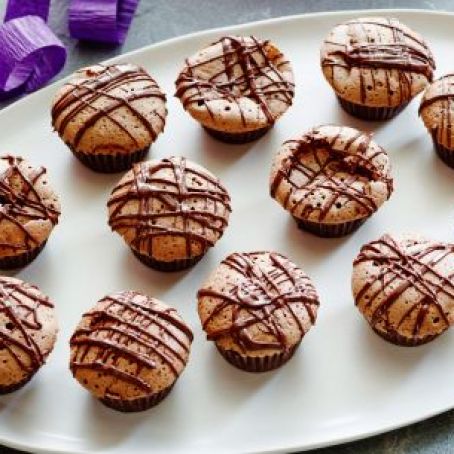 Mini Chocolate-Meringue Cupcakes