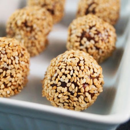 bites - Raw Almond Fudge Bites (Vegan & Gluten Free)