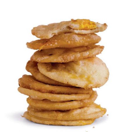 Arepas de Huevo (Egg-Stuffed Corn Cakes)