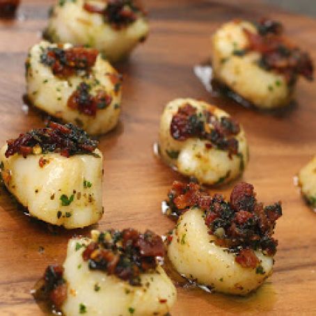Bacon Scallops with Garlic Butter Sauce