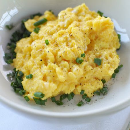 How To Make Creamy, Luscious Scrambled Eggs