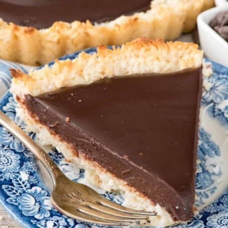 CHOCOLATE MACAROON PIE
