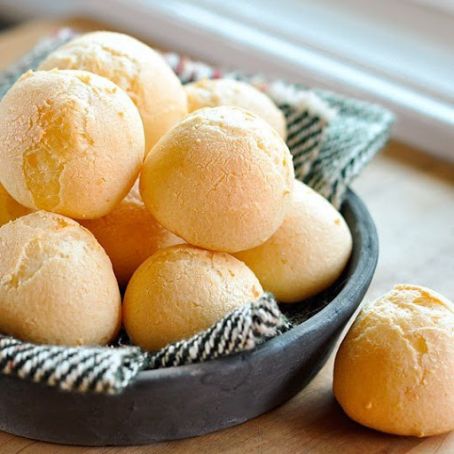 Pão de Queijo (Brazilian Cheese Bread)
