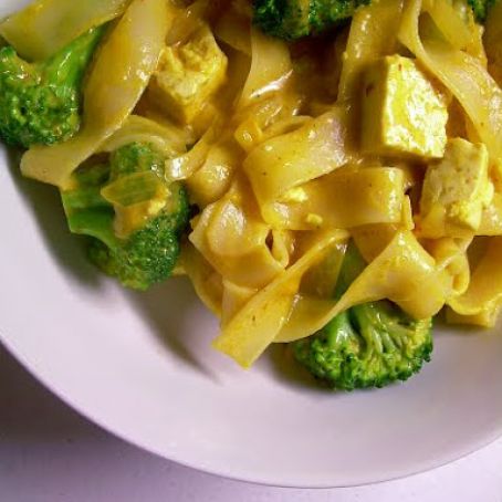 Thai Curried Noodles with Broccoli & Tofu