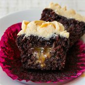 Dark Chocolate and Caramelized White Chocolate Cupcakes