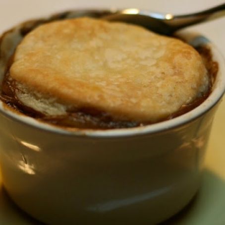 Thanksgiving Mini Pot Pies with Roasted Mushroom Gravy