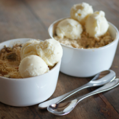 Apricot and Pistachio Crumble