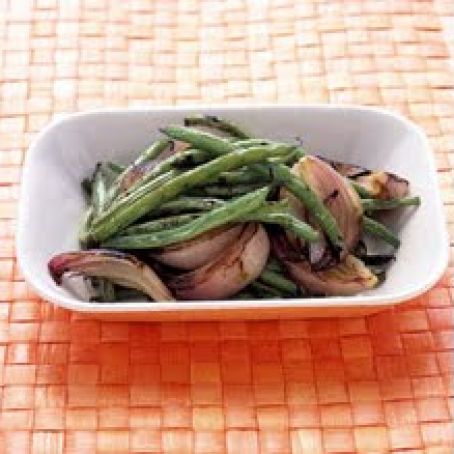 Grilled Green Beans with Red Onion