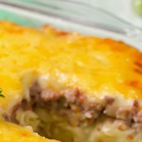 Pasta with cheese and ground beef