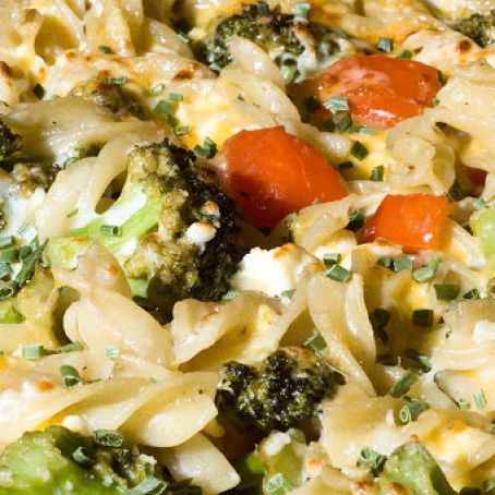 Cheesy pasta and veggies
