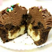 Chocolate Cupcakes stuffed with Cheesecake and Chocolate Frosting
