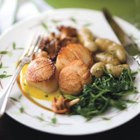 Pan-Seared Scallops with Lemon Sauce