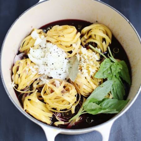One Pot Red Wine Pasta