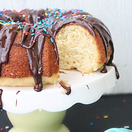 Donut Bundt Cake with Chocolate Glaze