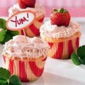 Strawberry and Cream Cupcakes