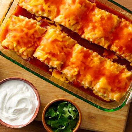 CHICKEN ENCHILADA LASAGNA ROLL-UPS