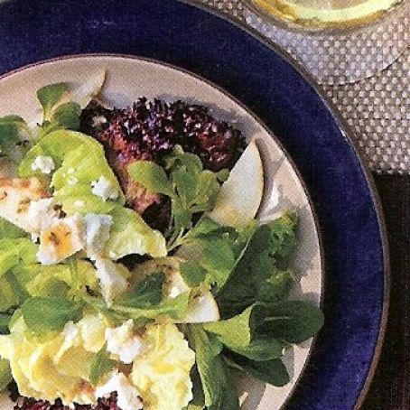 Mixed Lettuce, Pear Salad with Citrus Dressing