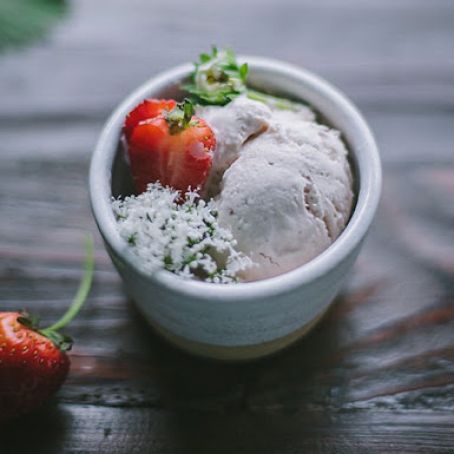 Strawberry Vanilla Toasted Oak Ice Cream