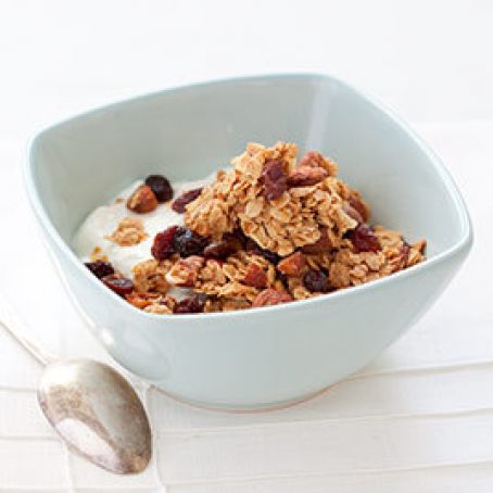 ALMOND GRANOLA WITH DRIED FRUIT