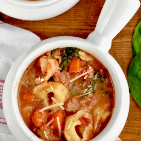 Slow Cooker Creamy Tortellini Soup